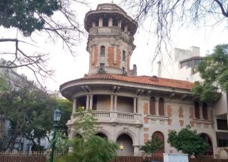 Casa redonda de barrio Parque